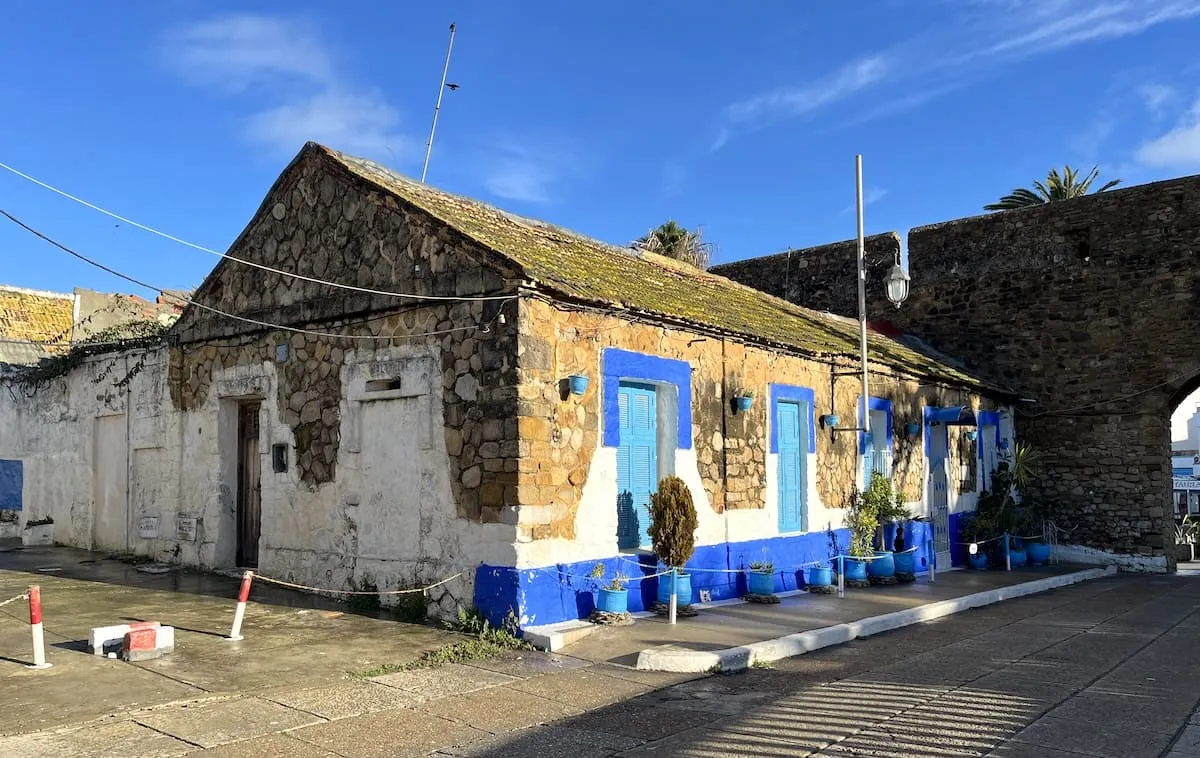 Old detached house in Asilah